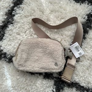 Lululemon everywhere belt bag - fleece - new
